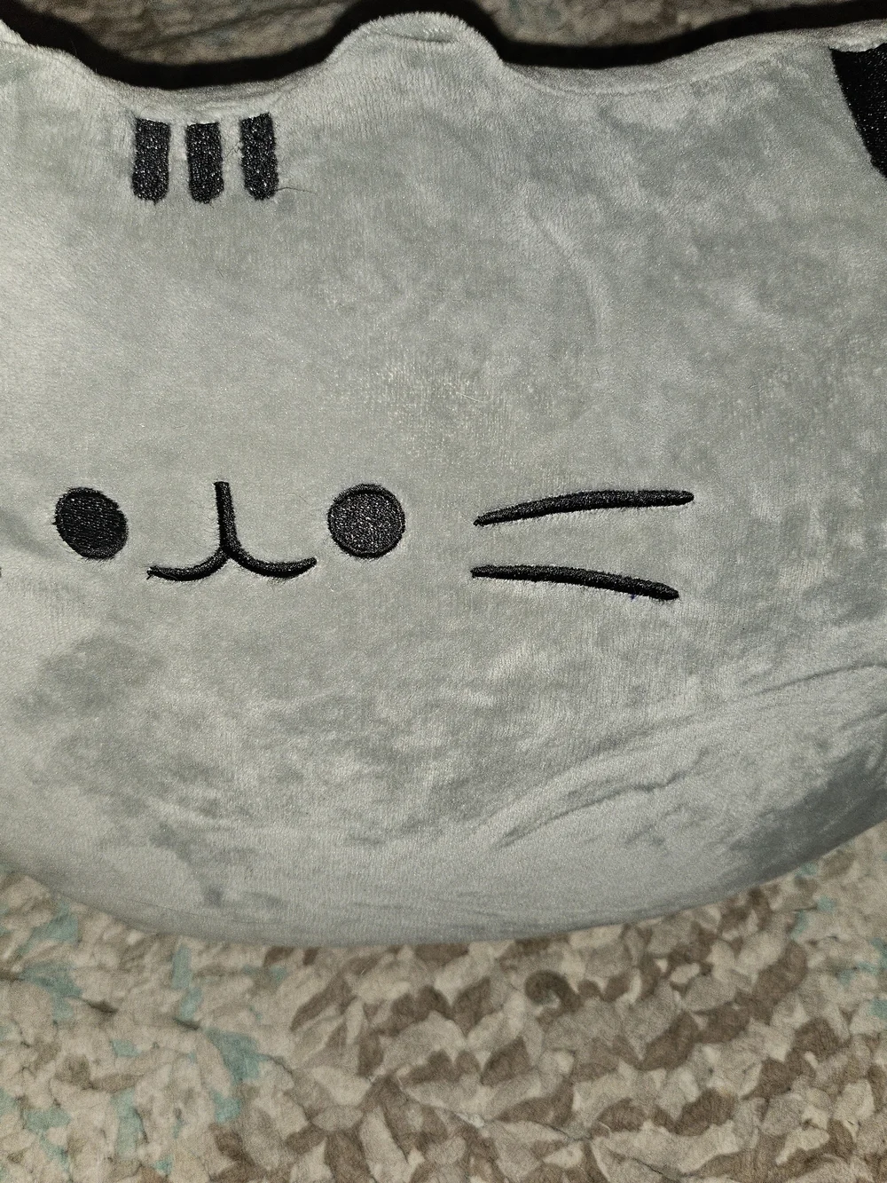 Plush Cat Face Pet Bed - Gray